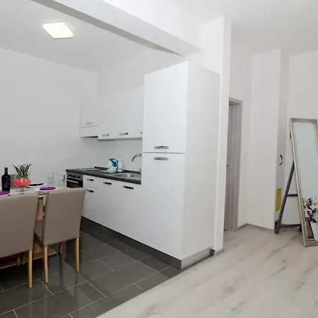 Apartmens Leona Appartement