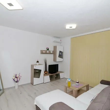 Apartment Apartmens Leona *