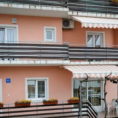 Apartmens Leona 扎达尔
