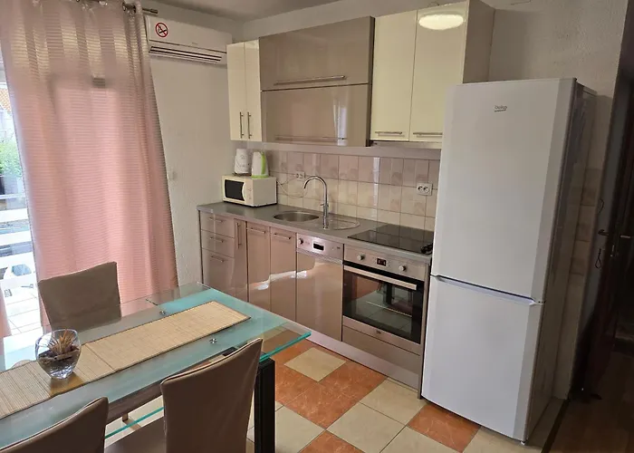 Apartman Apartmens Leona