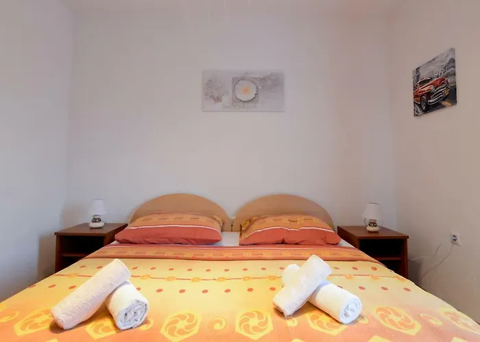 Apartman Apartmens Leona